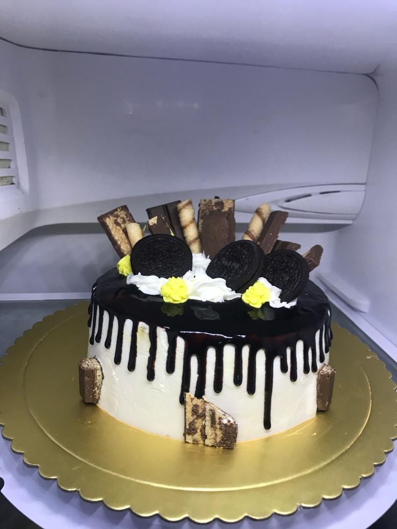 KitKat Oreo Chocolate Drip Cake